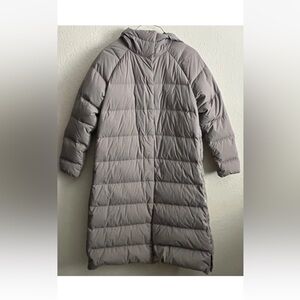 Mountain hardwear long puffer coat extra large